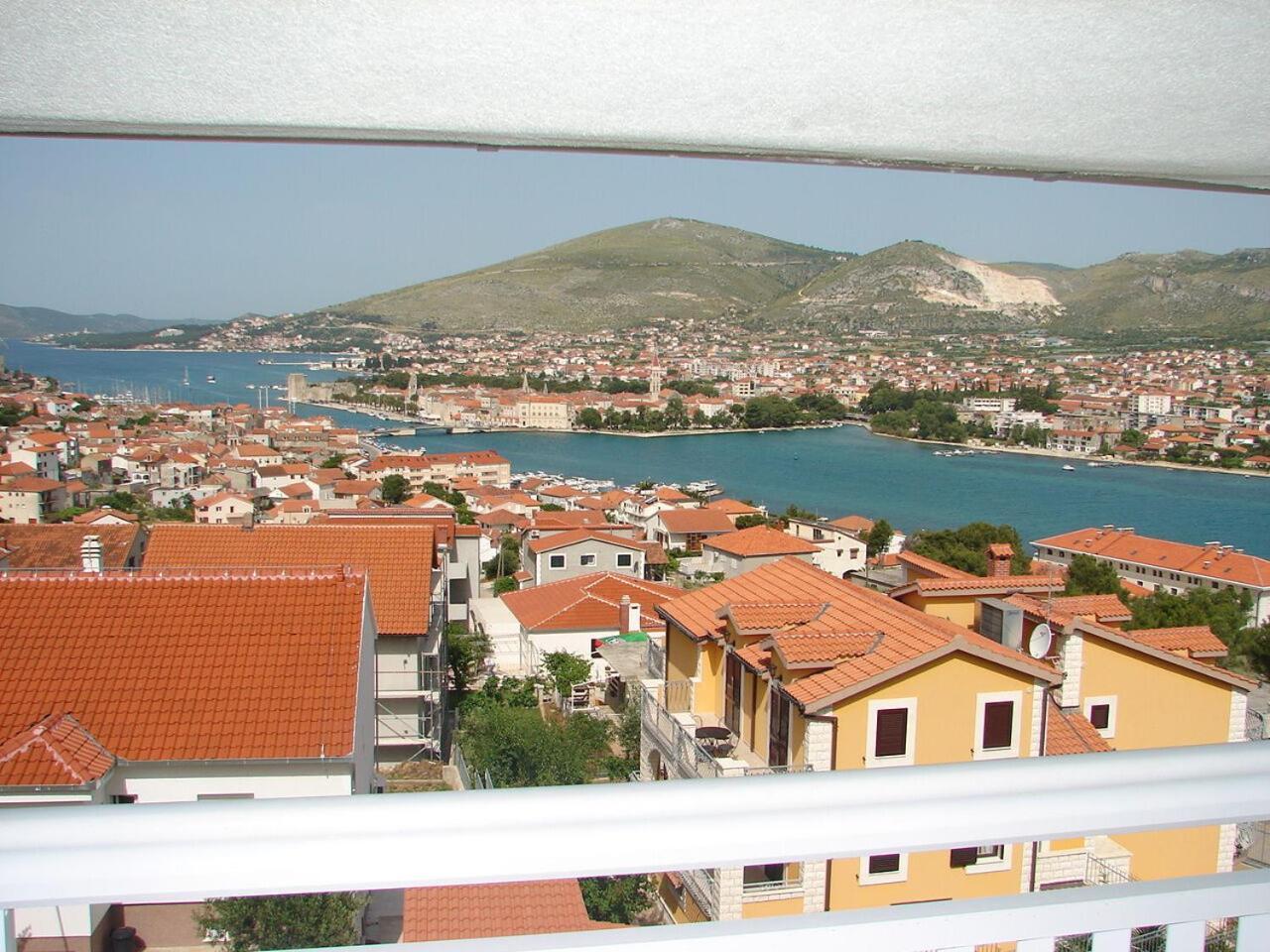Apartments Mara Trogir Exterior foto